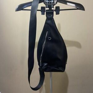 BCBGENERATION TWO-IN-ONE BLACK SLING BAG PURSE ADJUSTABLE‎ STRAP  MSRP $88